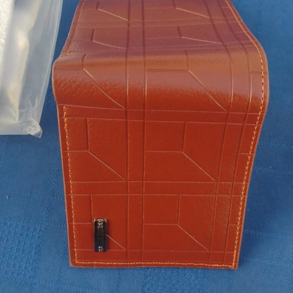 New Pair of  Bifold Multi Compartment Wallets - Picture 4 of 6